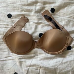 Victoria’s Secret lightly lined strapless bra